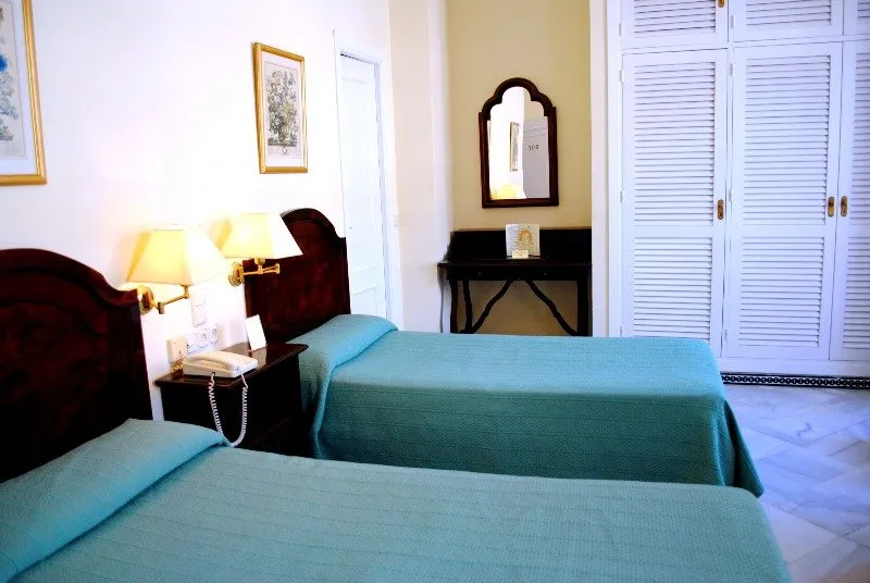 Hotel Abril - Gallery Image 1