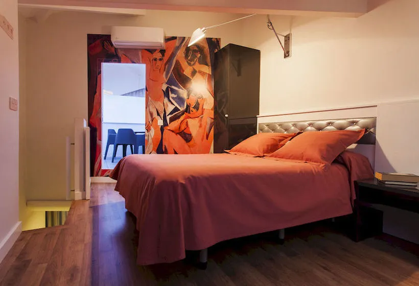 Apartamentos Picasso Suites Málaga - Gallery Image 4