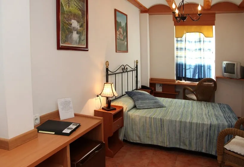 Hotel Villarreal - Gallery Image 2