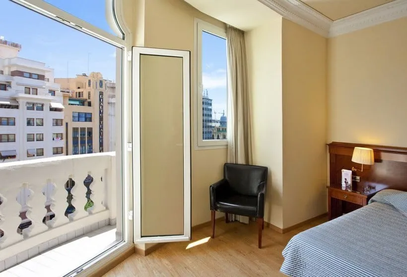 Hotel Meliá Plaza - Gallery Image 1