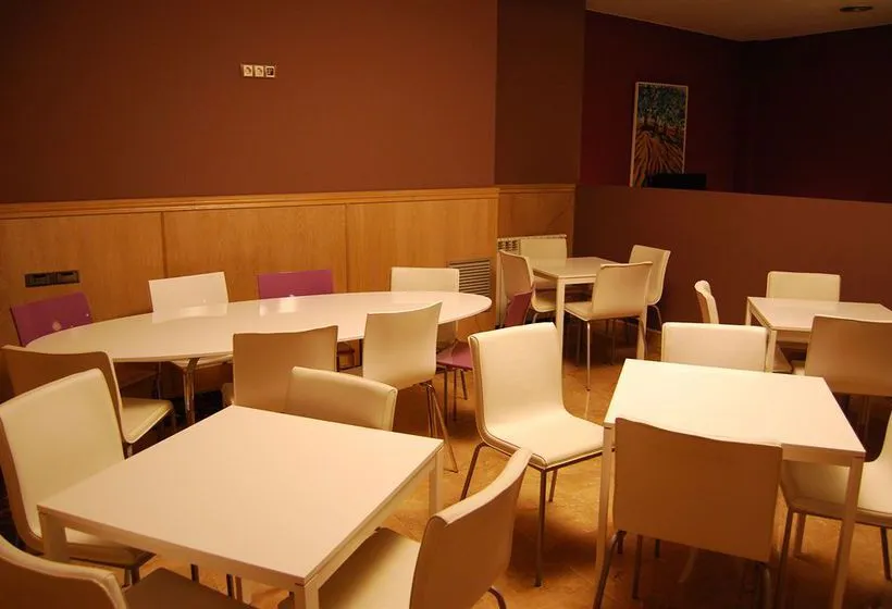hotel-rio-arga-zaragoza-14.webp