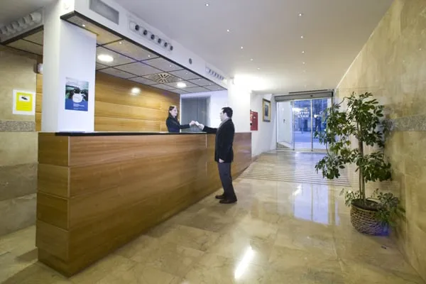 Hotel Maza - Gallery Image 4