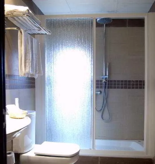 Hotel Maza - Gallery Image 7
