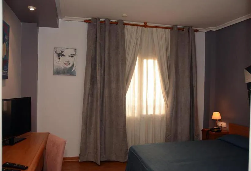 Hotel Aguilas Playa - Gallery Image 4