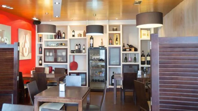 Hotel Dabarca - Gallery Image 4