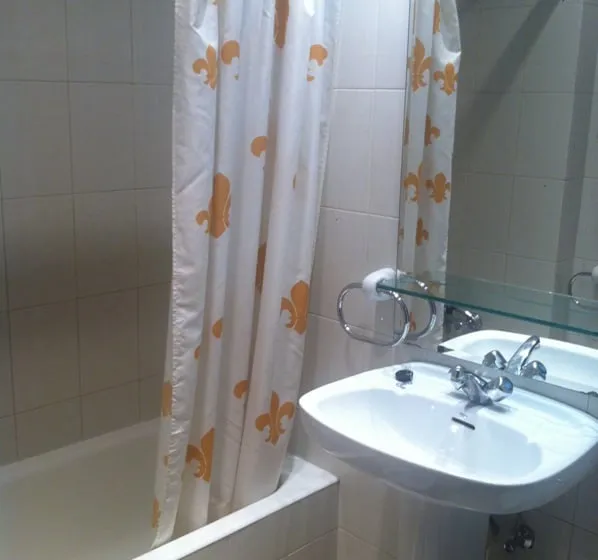 Moon Hostel Bio - Gallery Image 6