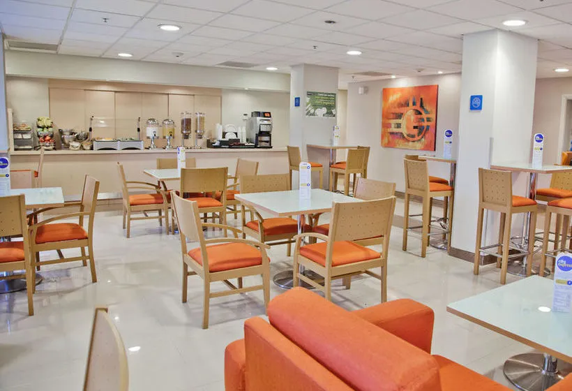 Hotel City Express Celaya - Gallery Image 8