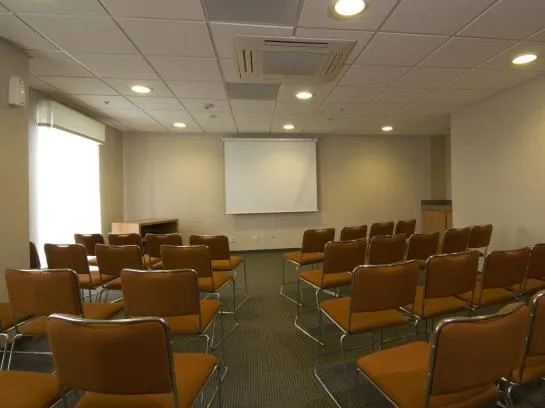 hotel-city-express-celaya-38.webp