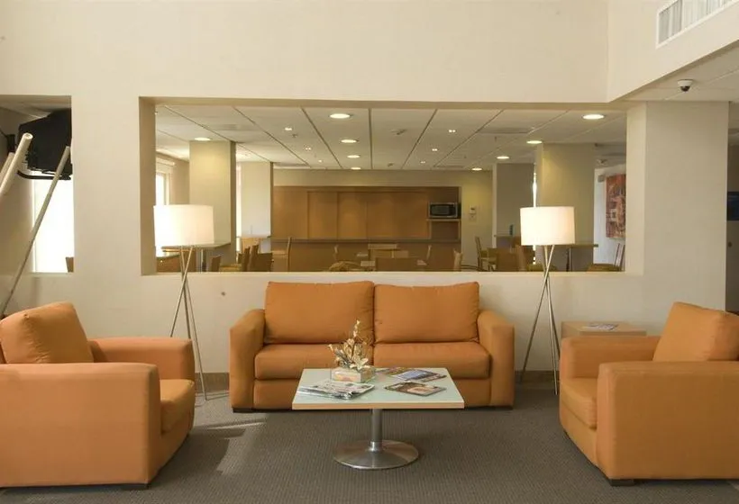 Hotel City Express Celaya - Gallery Image 3