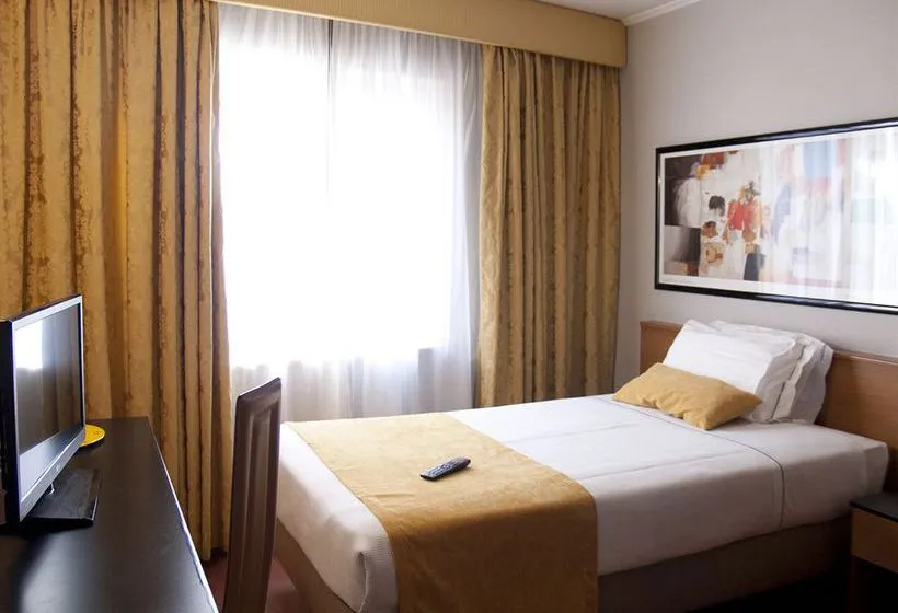 Hotel 3K Madrid - Gallery Image 6