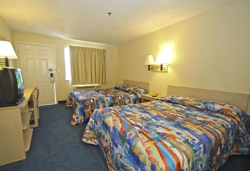 Motel 6 Fresno  - Gallery Image 1