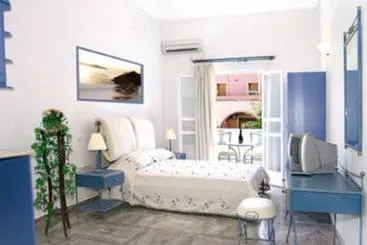 Mary Studios &amp; Apartments in Kamari
