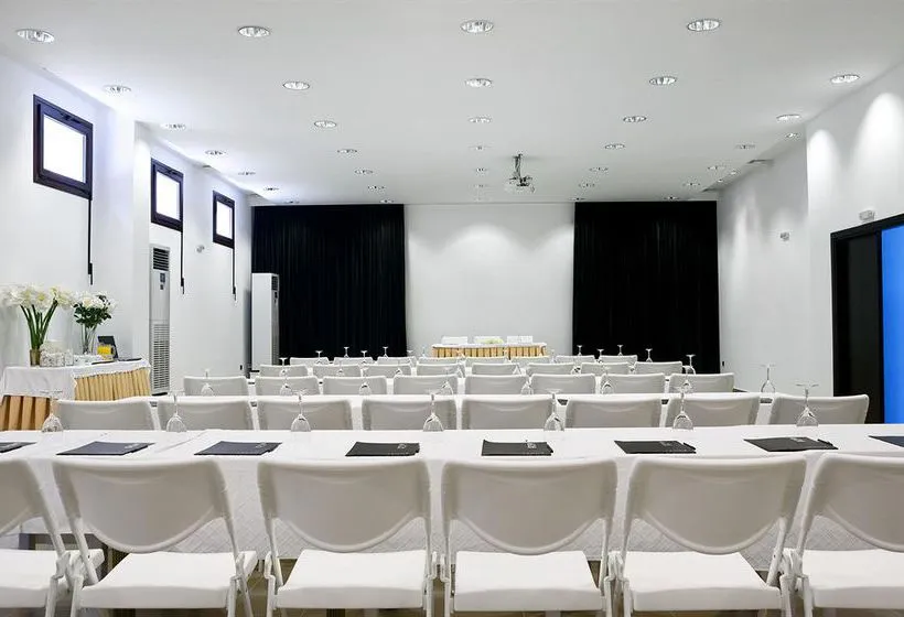 9 Muses Santorini Resort - Gallery Image 2