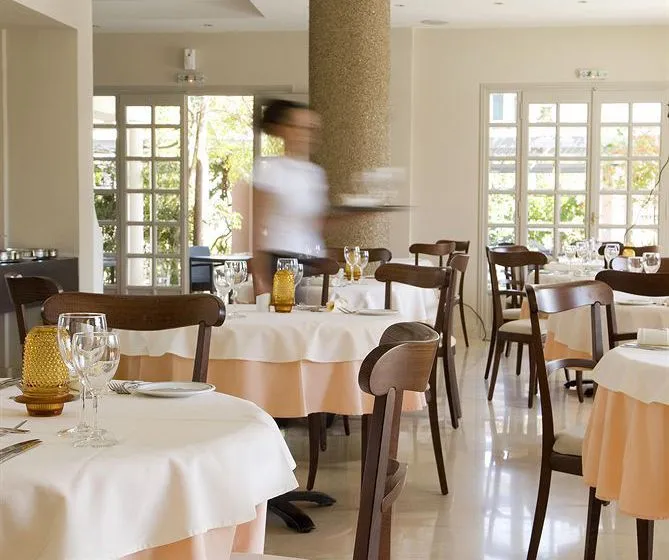 9 Muses Santorini Resort - Gallery Image 7