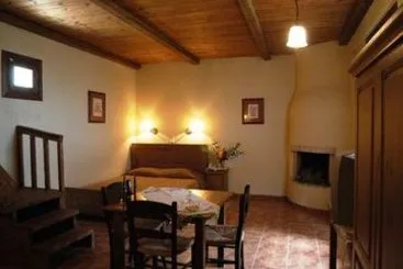 Enagron Traditional Apartamentos in Axos