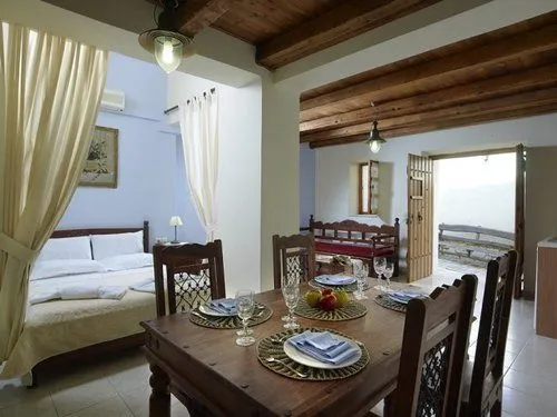 Villa Petronikolis - Gallery Image 1