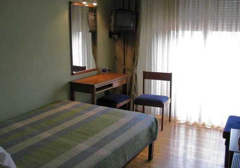 Hotel Alexandros - Gallery Image 4