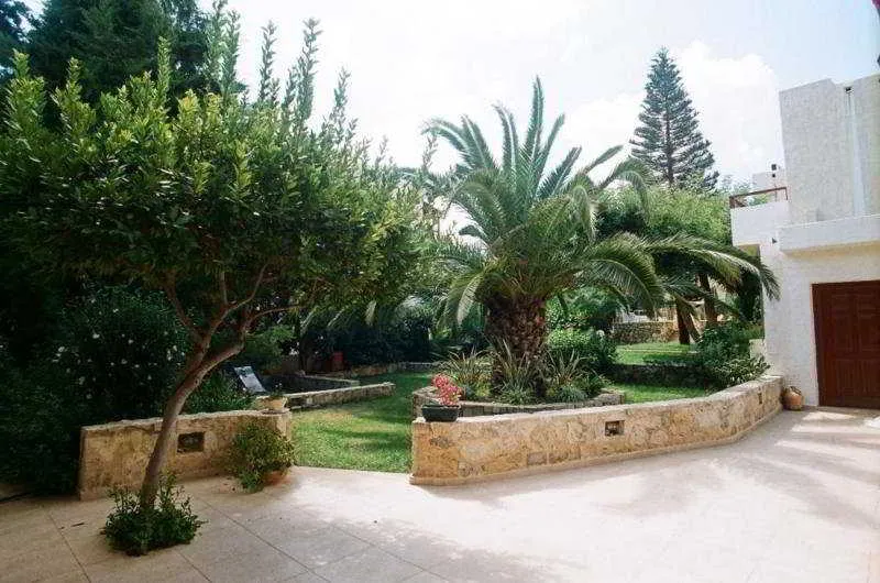 Irida Apartaments - Gallery Image 7