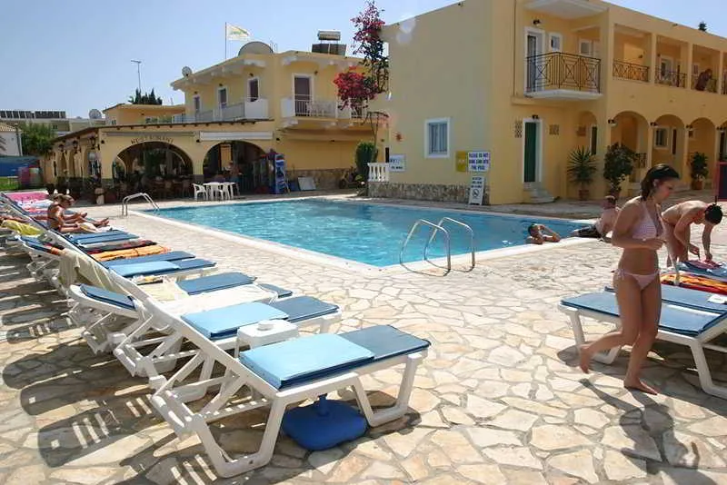 Lemon Grove Hotels &amp; Studios - Gallery Image 8