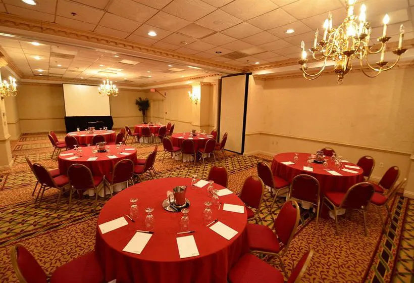 Radisson Hotel Orlando - UCF Area - Gallery Image 2