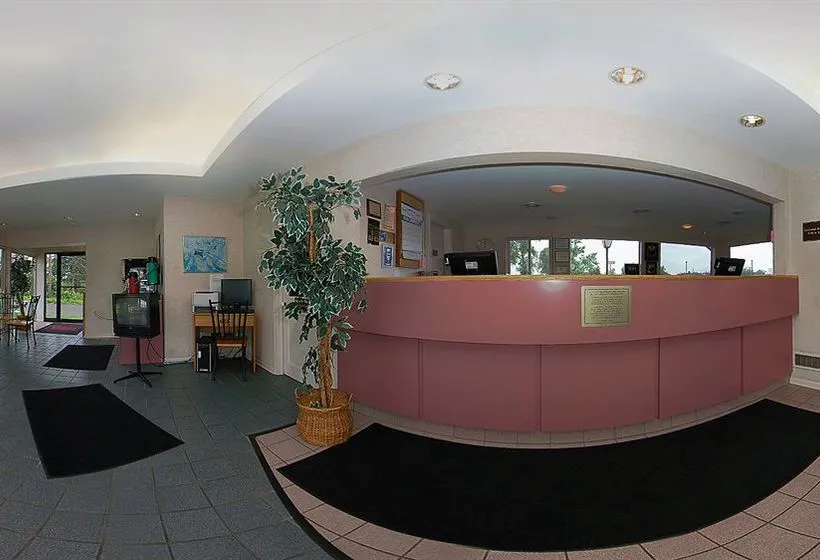 Hotel Econo Lodge - Gallery Image 1
