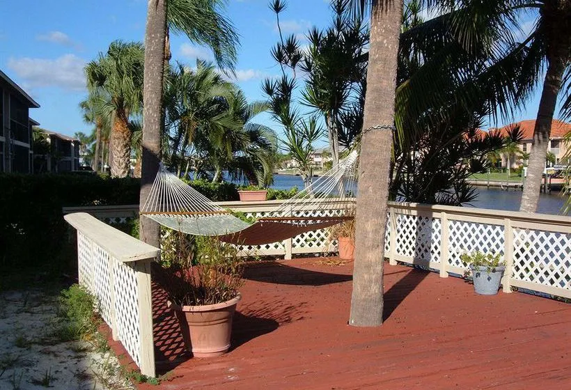 Hideaway Waterfront Resort &amp; Hotel - Gallery Image 5