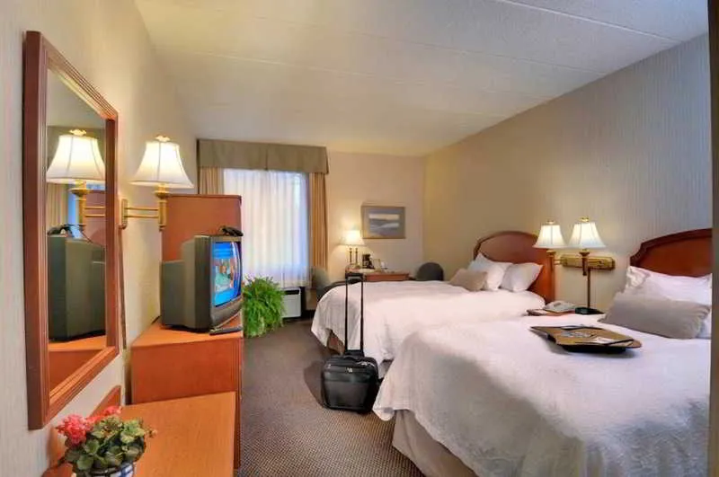 hotel-hampton-inn-middletown-1.webp