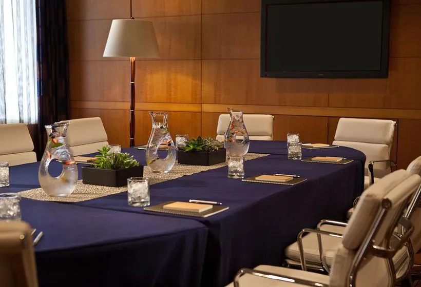 Hotel Nine Zero - Gallery Image 1