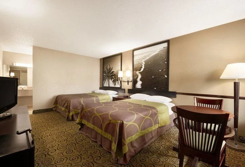 hotel-super-8-ormond-beach-12.webp