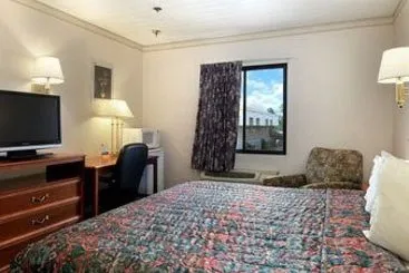 Hotel Howard Johnson Binghamton - Gallery Image 5