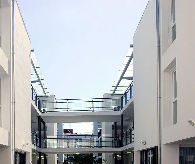 Appart'City Pau Hyper Centre - Gallery Image 2