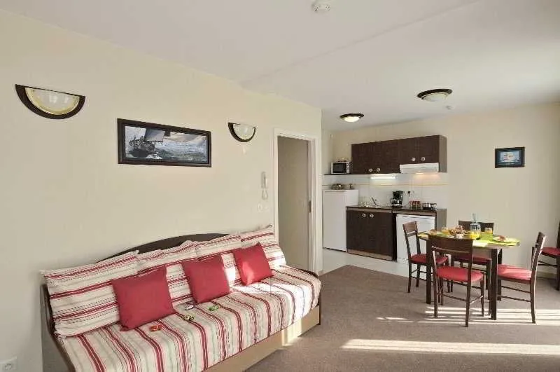 Appart'City Pau Hyper Centre - Gallery Image 6