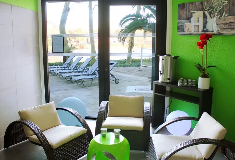 Hotel Le Bayonne - Gallery Image 1