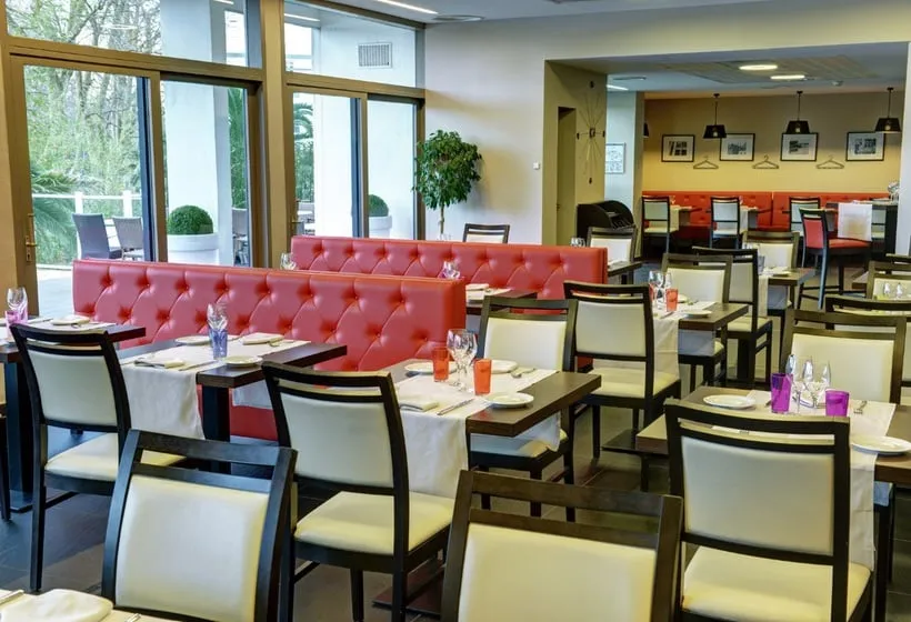 Hotel Le Bayonne - Gallery Image 6