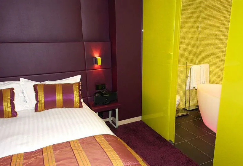 Hotel De Notre Dame - Gallery Image 4