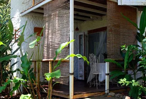 Hotel Adelante - Gallery Image 2