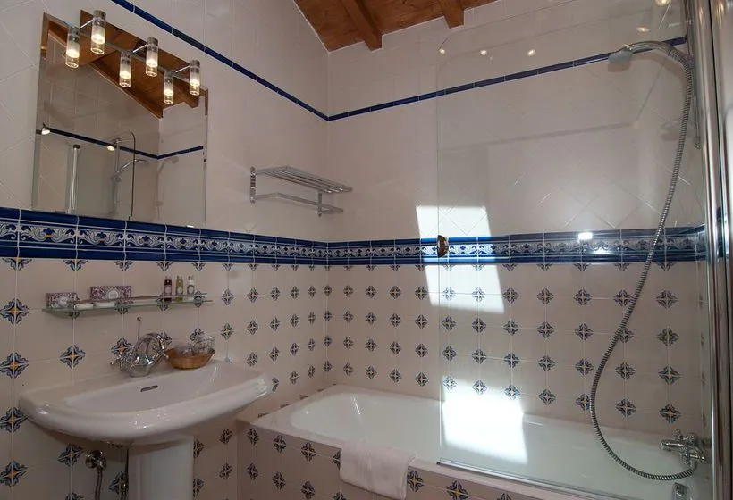Hotel Rural Quinta do Outeiro - Gallery Image 2