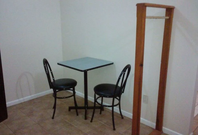 Hotel La Villa - Gallery Image 4