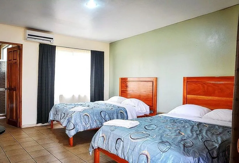 Hotel La Villa - Gallery Image 5