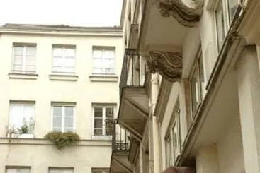 Hotel Le Compostelle Le Marais  París